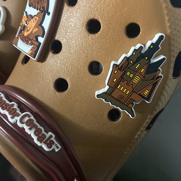 CROCSđŠCount Chocula sz10+Necklace Monster Cereals I Vanatter to eat your cereal - Picture 12 of 17